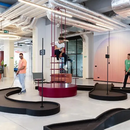 アパート Basecamp By Xior ヴロツワフ